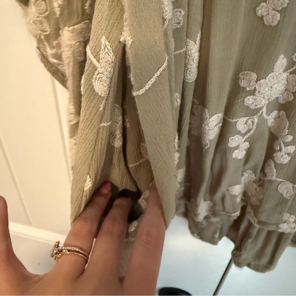 Umgee Green Floral Blouse - Picture 5 of 8